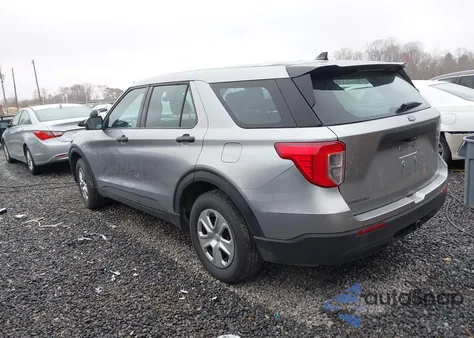 2022 Ford Police Interceptor z USA, uszkodzony, nr VIN 1FM5K8AC9NGB45765